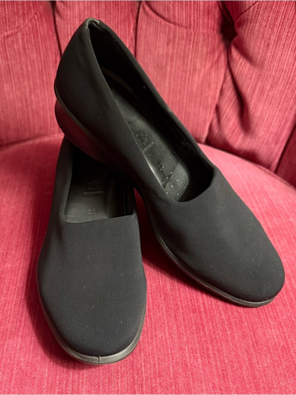 Ecco Black Slip-On Comfort Flats